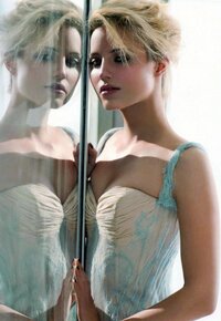 600full-dianna-agron (1).jpg