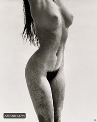 Cindy-Crawford-Naked-04.jpg