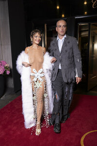 466682538_rita_ora_at_the_met_gala_after_party_in_new_york_05-06-2024__10_.jpg