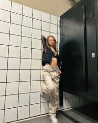 elen_shadow_1671888810_3000343265186876637_1598569936.jpg