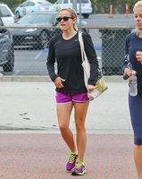 Reese+Witherspoon+Reese+Witherspoon+Hits+Gym+_vCbHnWNfAzx.jpg