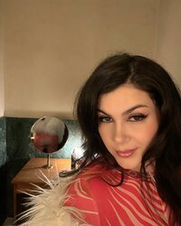 instavalentinanappi_1733999436_3521364958017447743_1008054642.jpg
