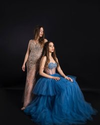 Ecco gli scatti con gli altri 2 vestiti da principesse 🥹  vi piacciono Vestiti di @biancabrand...jpg