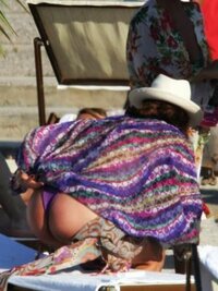 18391_6-barbara-d-urso-mare-topless006_123_64lo.jpg