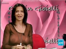 joanna-golabek-senza-reggiseno-nuda.jpg