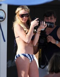 lindsay_lohan_camera_11_bigx.jpg