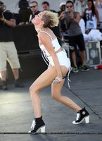 Miley-Cyrus-at-2013-iHeartRadio-8.jpg
