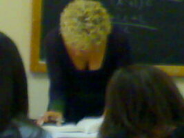Scollatura tettone professoressa Monterotondo.jpg