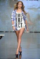 20131018-Belen-Rodriguez-on-the-runway-for-imperfect-3.jpg