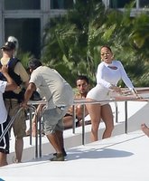 Jennifer+Lopez+films+luxury+boat+s8sFEUJ3WVIx.jpg