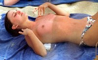 Natalie-Portman--Topless-Beach-Paparazzi-3.jpg