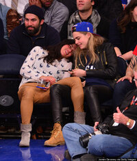 o-MICHELLE-RODRIGUEZ-CARA-DELEVINGNE-CUDDLLY-570.jpg