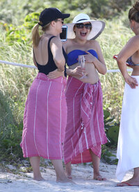 Melissa Joan Hart and some friends enjoy a day on the beach in Miami_03.jpg