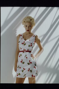 Tori_Spelling_07.jpg
