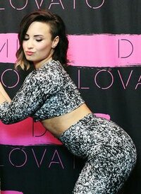 demi15.jpg