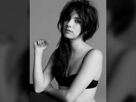 more-bra-emma-roberts-photo-u1.jpg