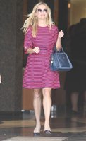 reese-witherspoon-out-and-about-in-west-hollywood-10-21-2015_8.jpg