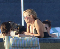 Reese-Witherspoon-in-Black-Swimsuit--19.jpg