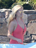 reese-witherspoon-red-swimsuit-on-vacation-in-cabo-san-lucas-030116-12.jpg