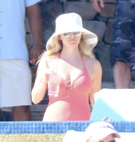 reese-witherspoon-red-swimsuit-on-vacation-in-cabo-san-lucas-030116-15.jpg