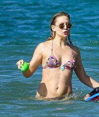 Kate-Hudson-in-Bikini-2017--16.jpg