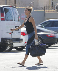 53465150_hqcelebcorner-1.jpg
