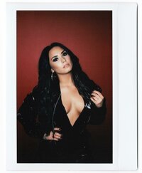 ddlovato___Bc8iW4vFPF-___.jpg