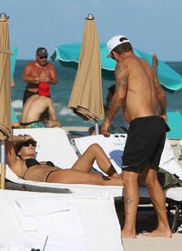 58572307_hqcelebcorner-4.jpg