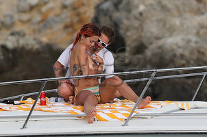 Rita-Ora-Topless-TheFappeningBlog.com-2.jpg
