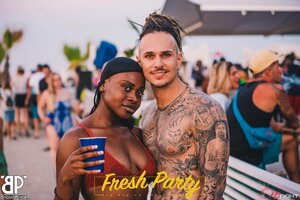 Fresh party Bagno Perla see through.jpg