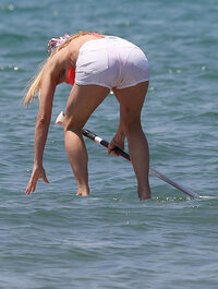 111632628_hqcelebcorner-27.jpg