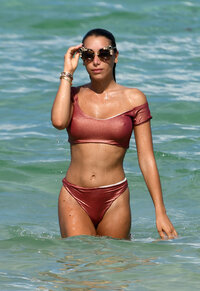 115426505_hqcelebcorner-19.jpg
