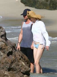 nicole kidman al mare 01.jpg