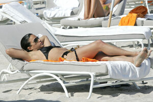 michelle rodriguez in bikini 21.jpg