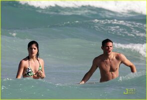 selma blair in bikini 05.jpg