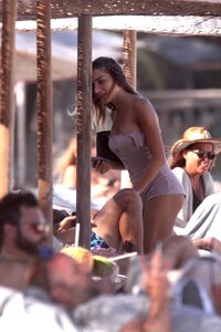 142483979_zibeno7-for-hqcc-50.jpg