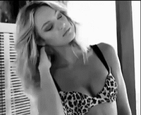 15 Angelic Candice Swanepoel GIFs That Show Her Perfection copia 3.gif