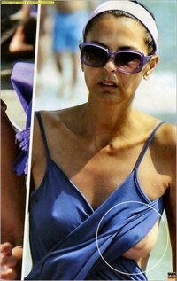 nina soldano in topless 01.jpg