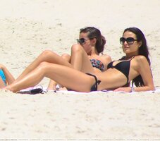 jordana brewster in bikini 06.jpg