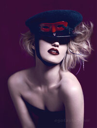 210638486_dianna_agron_aug_flaunt_mag_04_122_24lo.jpg