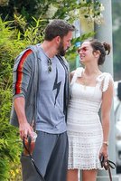 ana-de-armas-and-ben-affleck-out-with-their-dog-in-los-angeles-05-25-2020-11.jpg