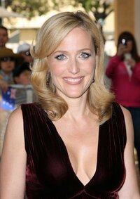 gillian anderson al gala 06.jpg