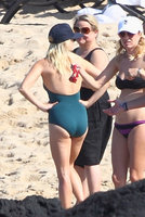 reese witherspoon al mare 06.jpg