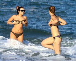 demi lovato in bikini 11.jpg