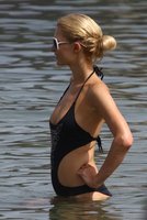 paris hilton in swimsuit 23.jpg