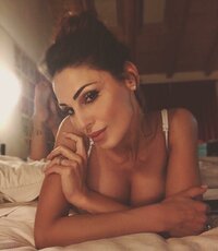 Anna-Tatangelo-Feet-3805879.jpg