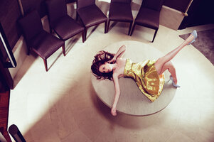 julianne moore in elle 02.jpg