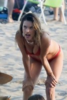 Alessandra-Ambrosio-Sexy-Fappening-Blog-6-2.jpg