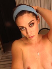 lizzy caplan in icloud 03.jpg