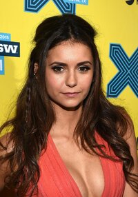 nina dobrev al gala 03.jpg